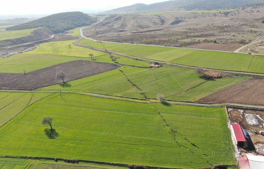 Binaları Yıkan Deprem Doğaya Da Zara Verdi, Bölge Havadan Görüntülendi