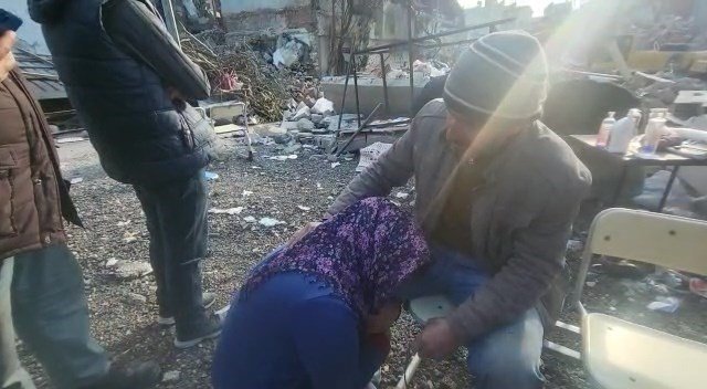 Hatay’da 228. Saatte 2 Kişi Sağ Kurtarıldı