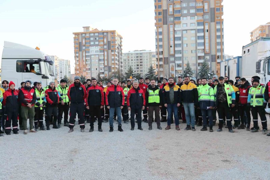 Başakşehir Belediyesi Malatya’da Depremin Yaralarını Sarıyor