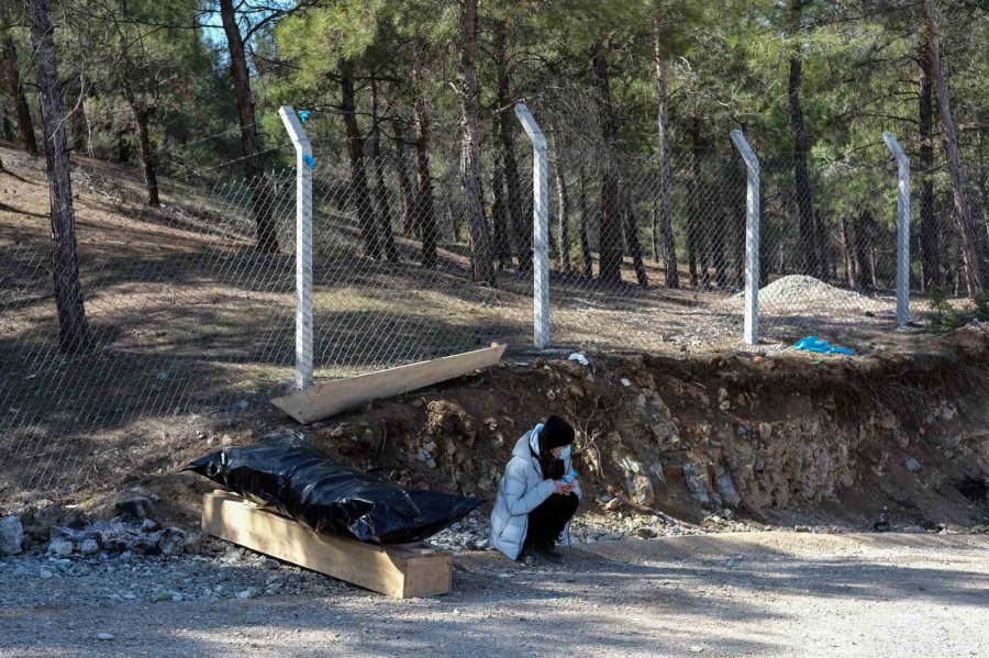 Kahramanmaraş Acısını Toprağa Gömüyor