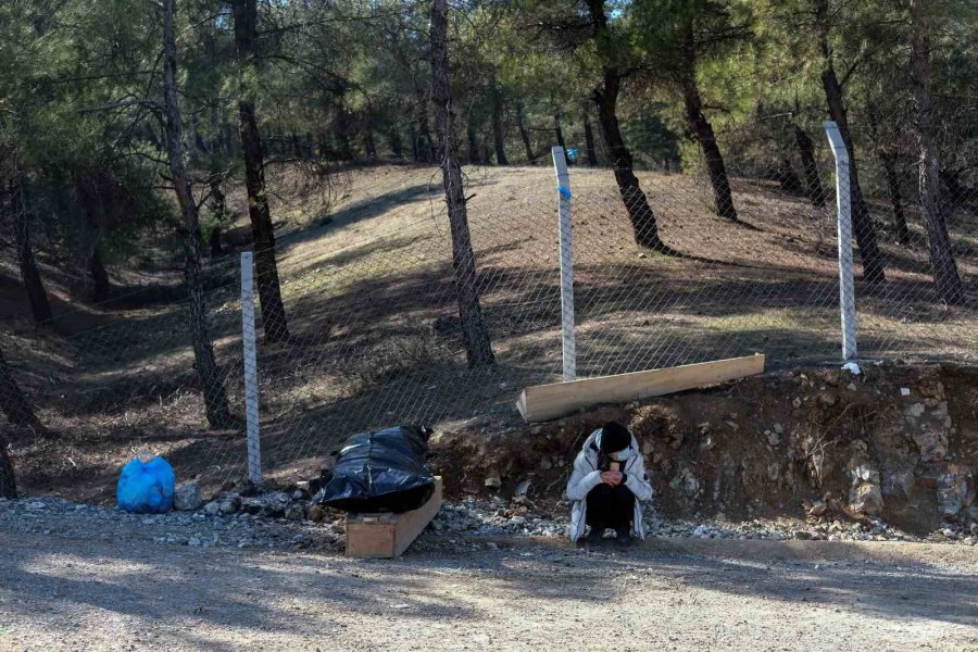 Kahramanmaraş Acısını Toprağa Gömüyor