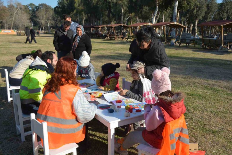 Mersin Büyükşehir Belediyesi, Tarsus’un 2 Ayrı Noktasında Depremzedeleri Ağırlıyor