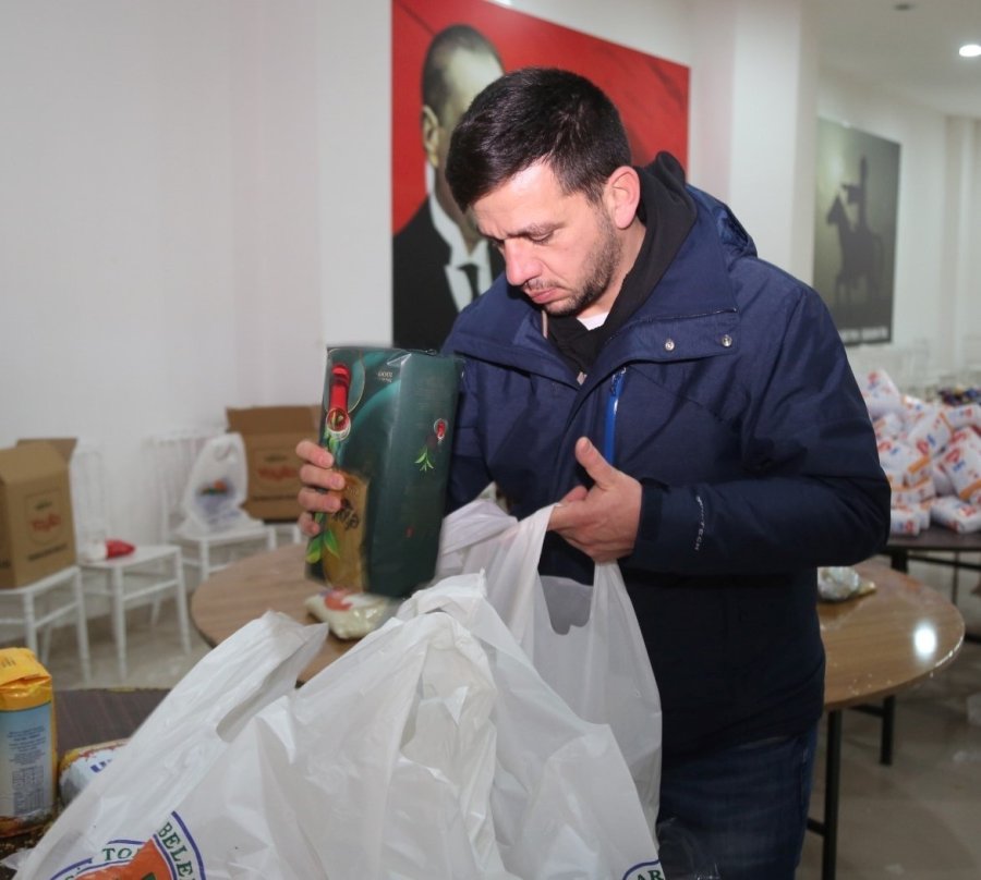 Toroslar Belediyesi Depremzedeleri Yalnız Bırakmıyor