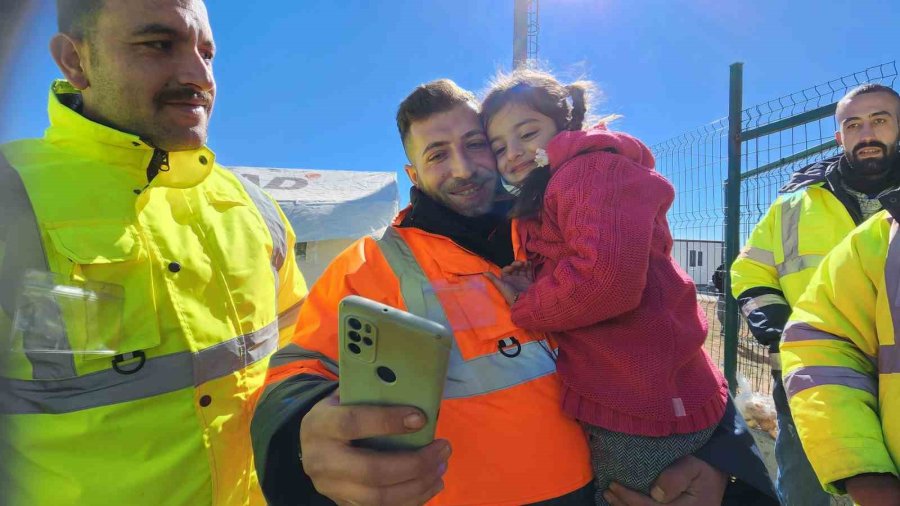 Çocuklar Depremi Oyun Oynayarak Unutuyor