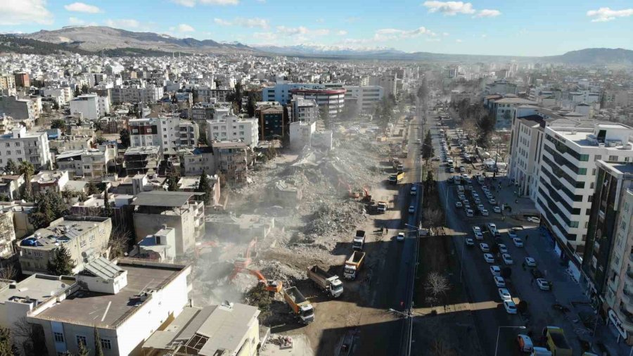 Adıyaman’da Enkaz Çalışmaları Tüm Hızıyla Sürüyor