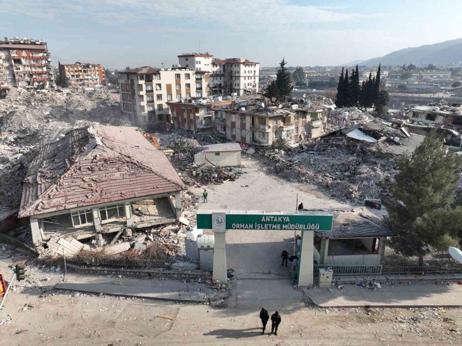 Hatay’ın Depremden Önce Ve Sonra Çekilen Görüntüleri Afetin Boyutunu Gözler Önüne Serdi