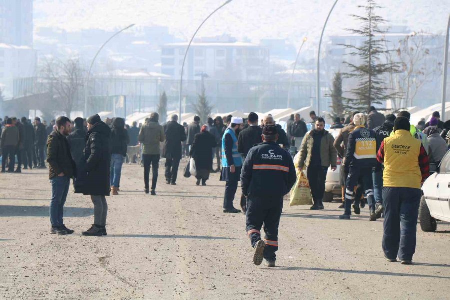 Çadırkentli Nedim Amca: “ilk Depremden Sonra Eve Girmememiz Lazımdı”