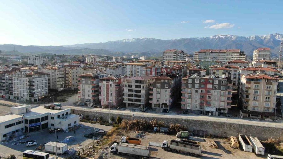 Yerle Bir Olan Hatay’ın Bu Mahallesinde Hiçbir Ev Yıkılmadı