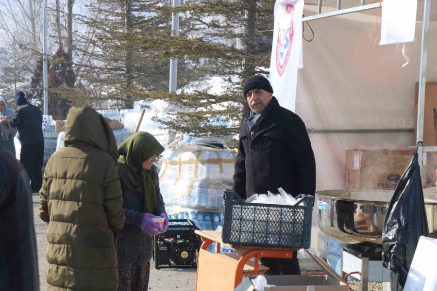 Çadırkentli Nedim Amca: “ilk Depremden Sonra Eve Girmememiz Lazımdı”