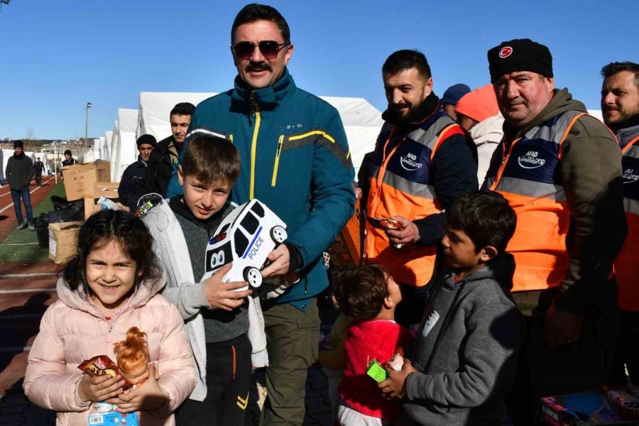 Deprem Bölgesinden Yürek Isıtan Kareler