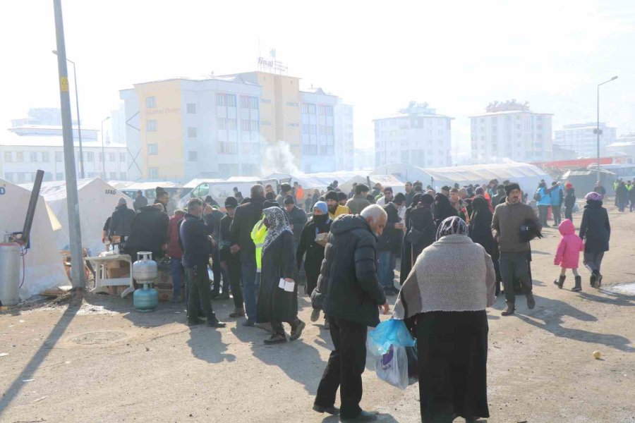 Çadırkentli Nedim Amca: “ilk Depremden Sonra Eve Girmememiz Lazımdı”