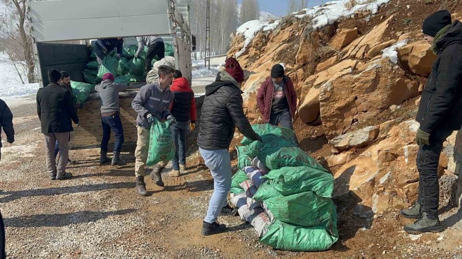 Siverekli Stk’lardan Depremzedelere Örnek Davranış