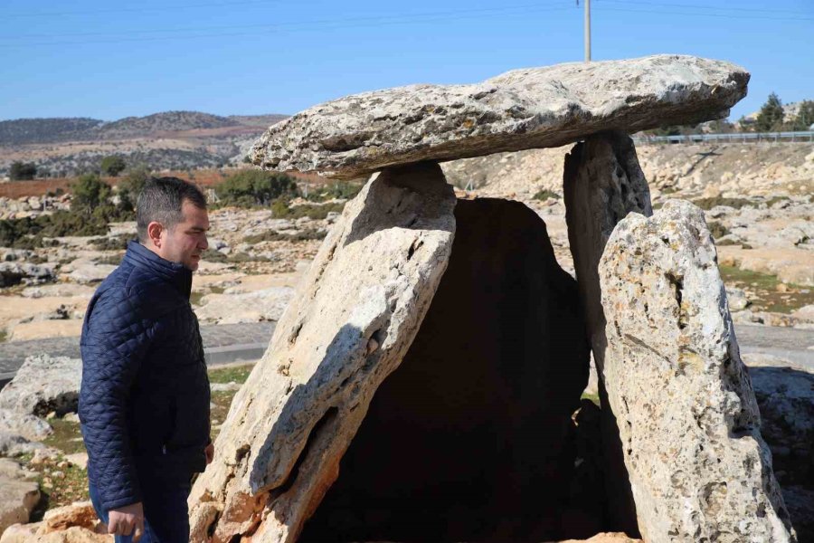 Binaları Yerle Bir Eden Deprem Dolmen Mezarlara Hasar Vermedi