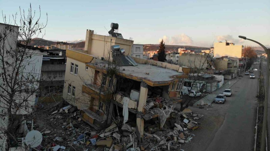 Havadan Çekilen Görüntüler Adıyaman’daki Felaketin Büyüklüğünü Gözler Önüne Serdi