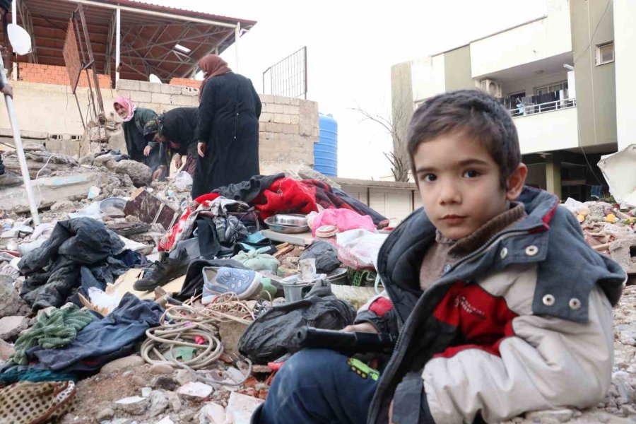 İç Savaştan Kaçtılar Depreme Yakalandılar