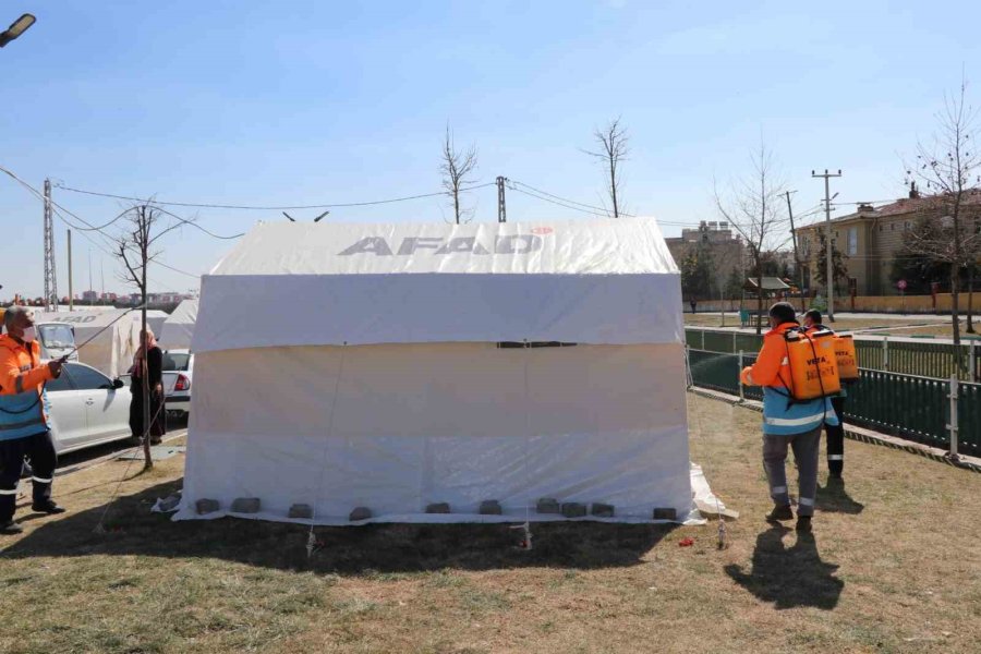 Deprem Bölgesinde Salgın Hastalıklara Karşı Dezenfekte Çalışmaları Sürüyor