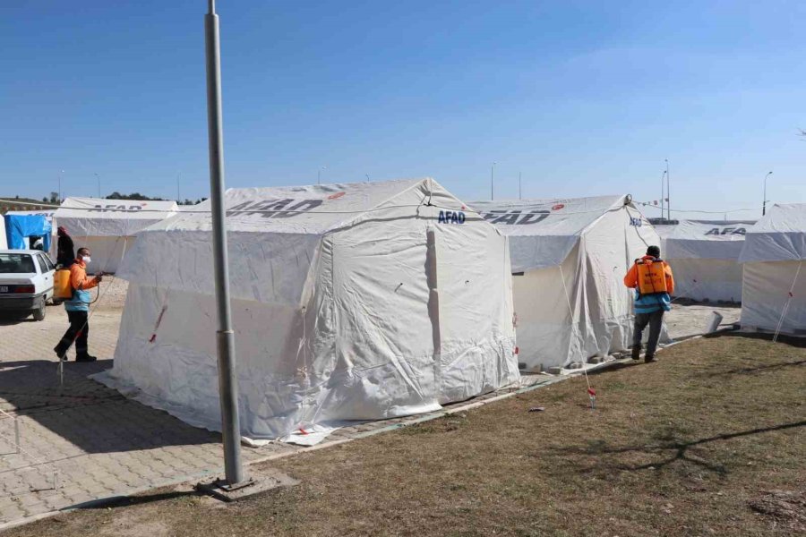 Deprem Bölgesinde Salgın Hastalıklara Karşı Dezenfekte Çalışmaları Sürüyor