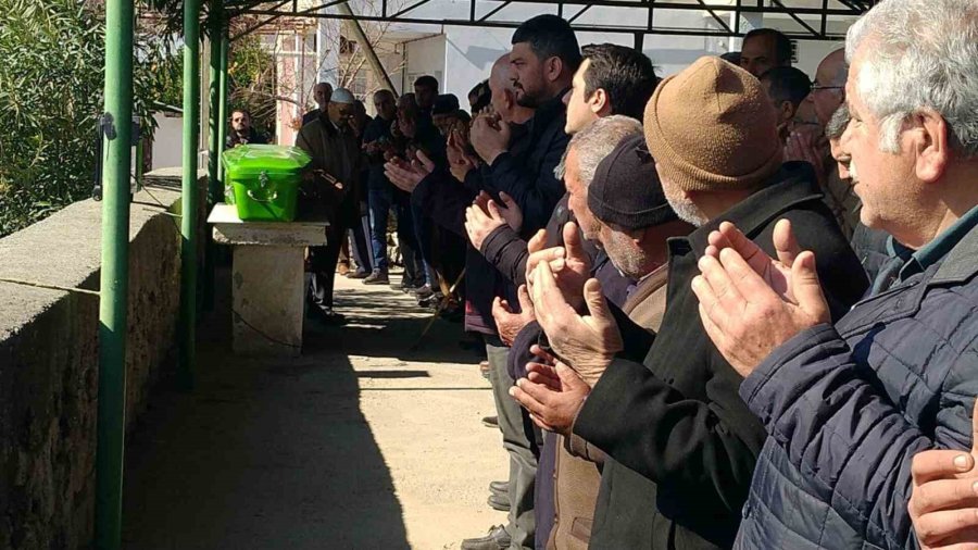 Depremde Hatay’daki Rönesans Rezidans’ın Enkazında Can Veren Doktora Acı Veda