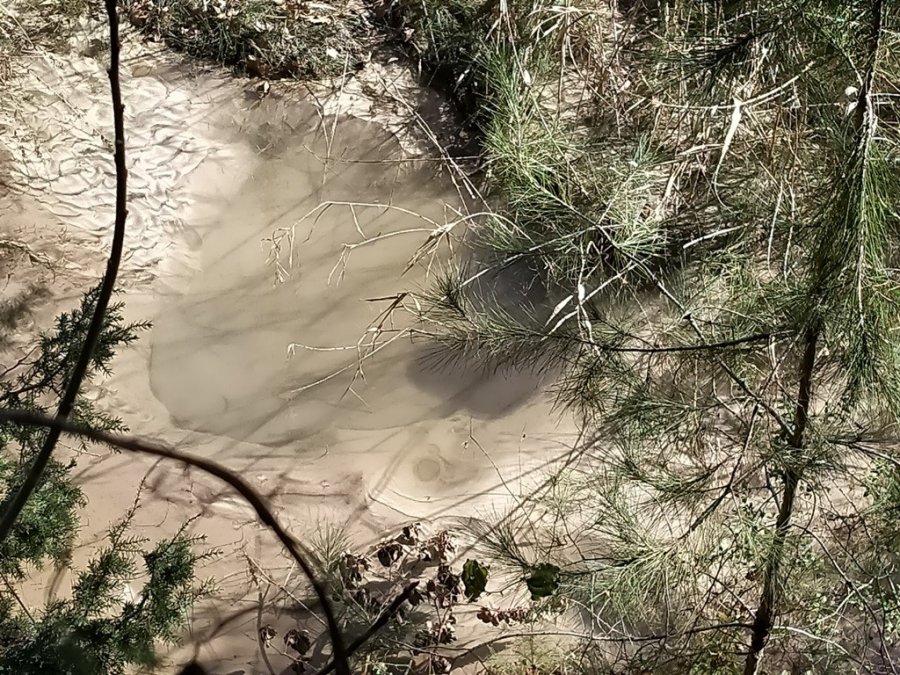 Hatay Erzin’de Deprem Nedeniyle Yarıklar Oluştu, Suların Rengi Değişti