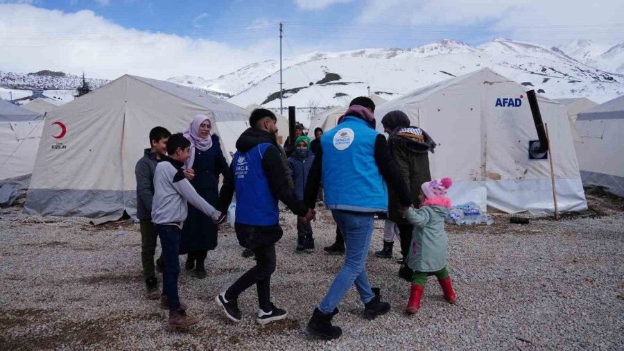 Muş Ekibinden Depremzede Çocuklara Sosyal Destek