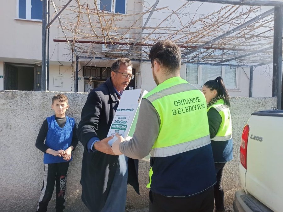 Osmaniye Belediyesi Afet Koordinasyon Merkezine Gelen Yardımları, Vatandaşlara Ulaştırılıyor