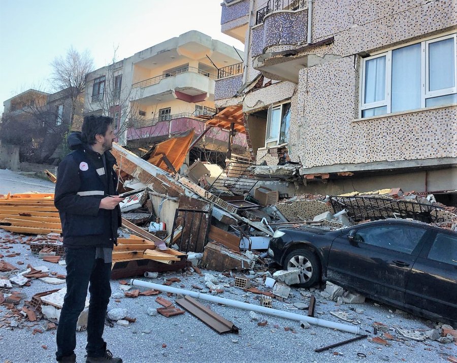 Deprem Bölgelerinde Hasar Tespit Çalışmaları Sürüyor