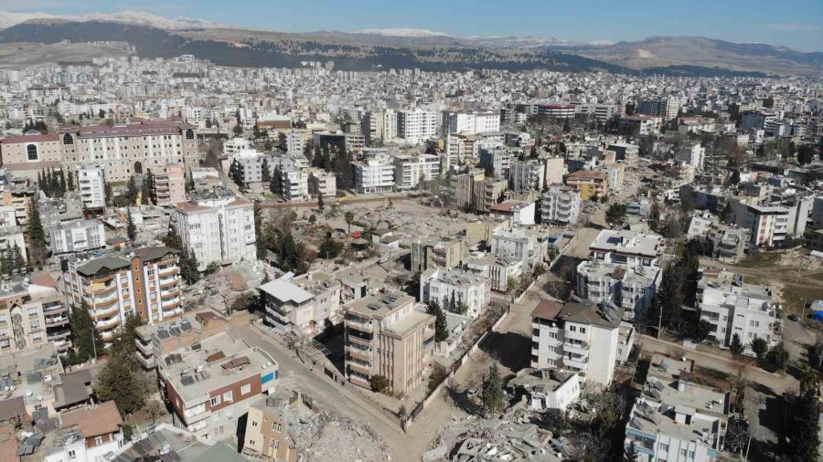 Adıyaman’da Depremin 13’üncü Günündeki Enkaz Kaldırma Çalışmaları Havadan Görüntülendi