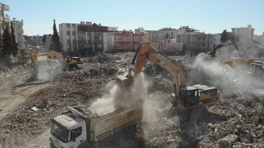 Adıyaman’da Depremin 13’üncü Günündeki Enkaz Kaldırma Çalışmaları Havadan Görüntülendi