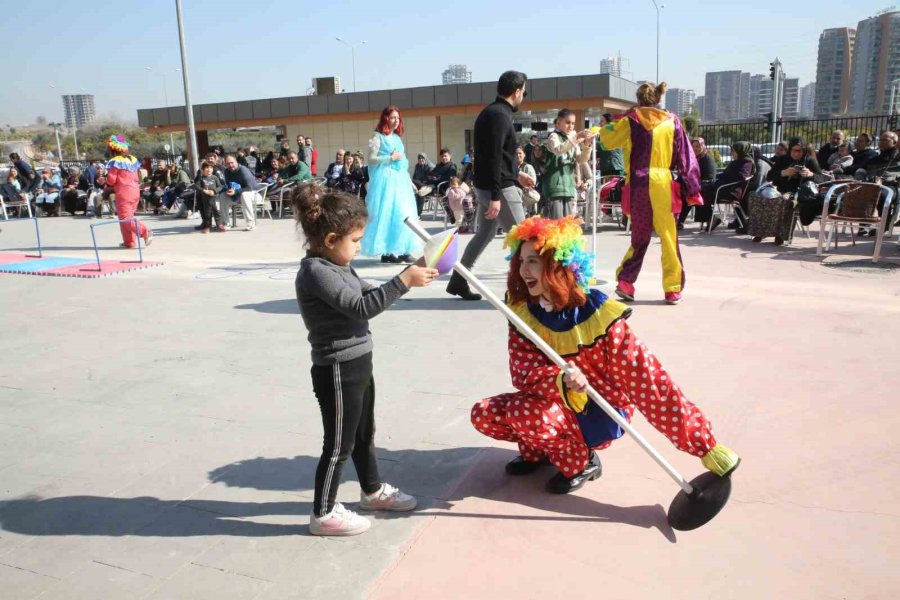 Depremzede Çocukların Psikolojisi Oyunlarla Düzeltilmeye Çalışılıyor