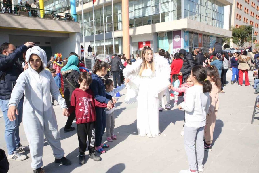 Depremzede Çocukların Psikolojisi Oyunlarla Düzeltilmeye Çalışılıyor