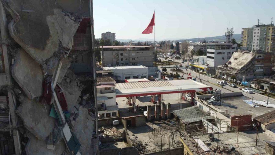 Osmaniye’de Yıkıcı Depremin İzleri Siliniyor