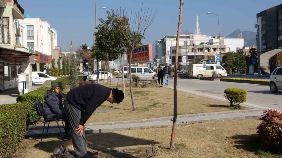 Osmaniye’de Yıkıcı Depremin İzleri Siliniyor