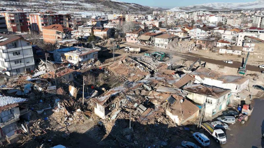 Doğanşehir’de Yaralar Sarılıyor