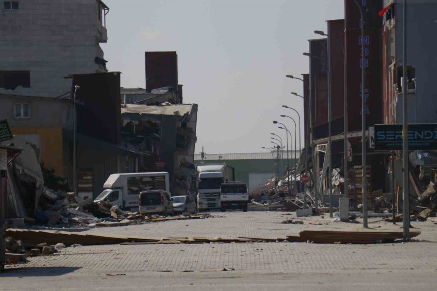 Antakya’da Depremde Sanayi Sitesi De Yerle Bir Oldu