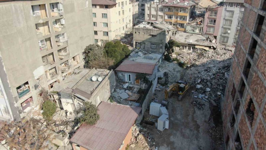 Hatay’da Bu Mahallede Sadece İki Bina Hasar Almadı