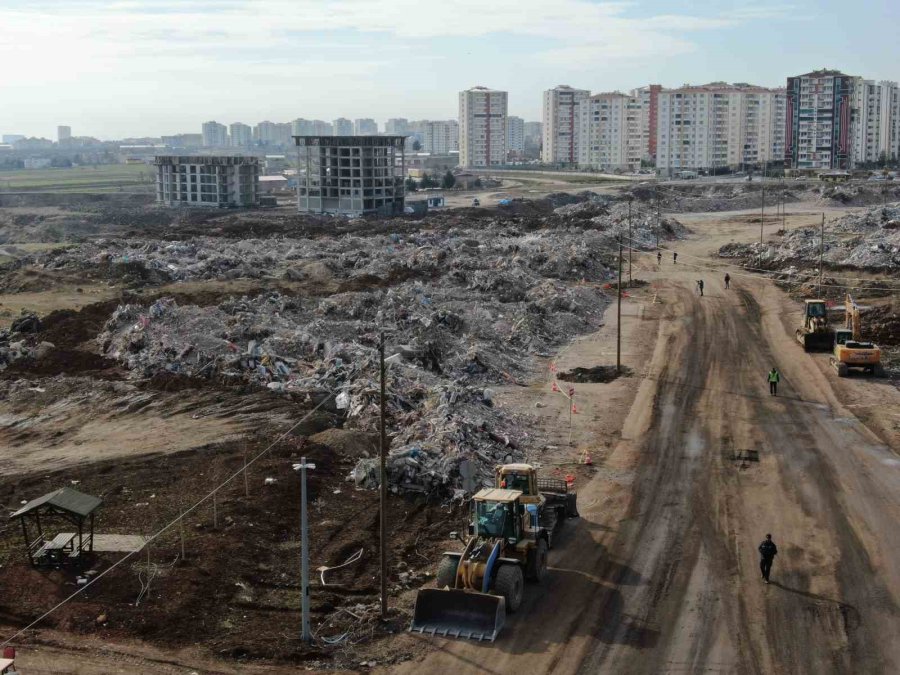 Hayaller Enkaz Altında Kaldı