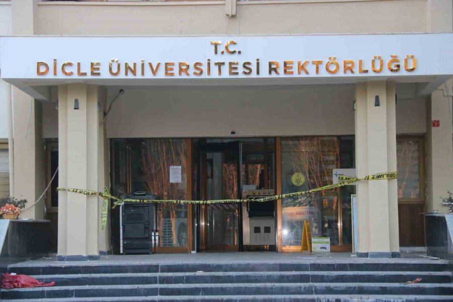 Dicle Üniversitesi Rektörlük Binası Boşaltıldı