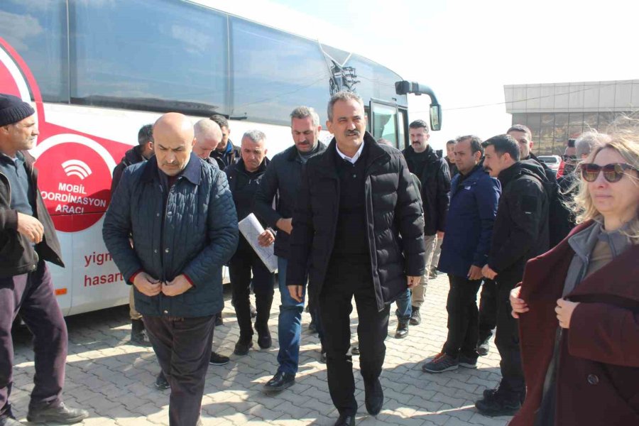 Bakan Özer: "10 İlde Eğitim-öğretimin Başlangıcıyla İlgili Detayları Yarın Açıklayacağız"