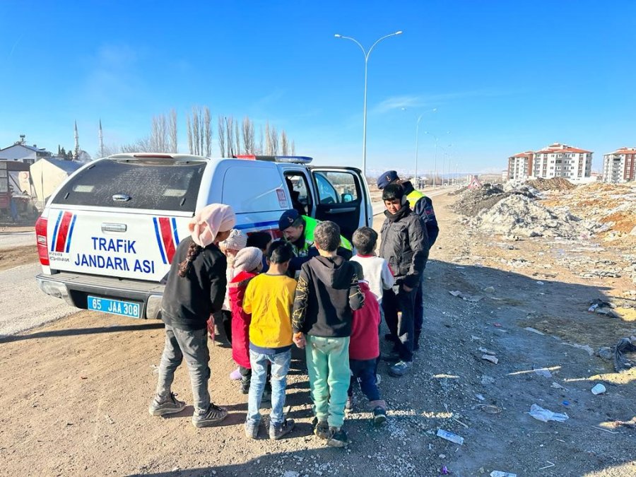 Van Jandarması Malatya’da Huzur Ve Güvenin Teminatı Olmaya Devam Ediyor