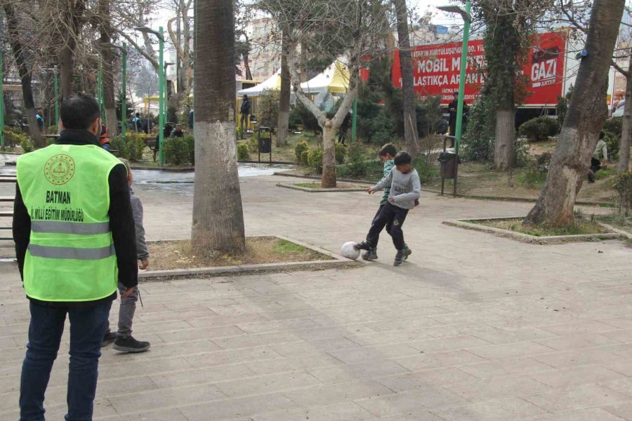 Deprem Bölgesinde Eğitim Çadırda Başladı