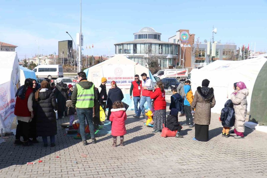 Depremin Vurduğu Malatya’da, Çocukların Çadır Kent Yaşamı