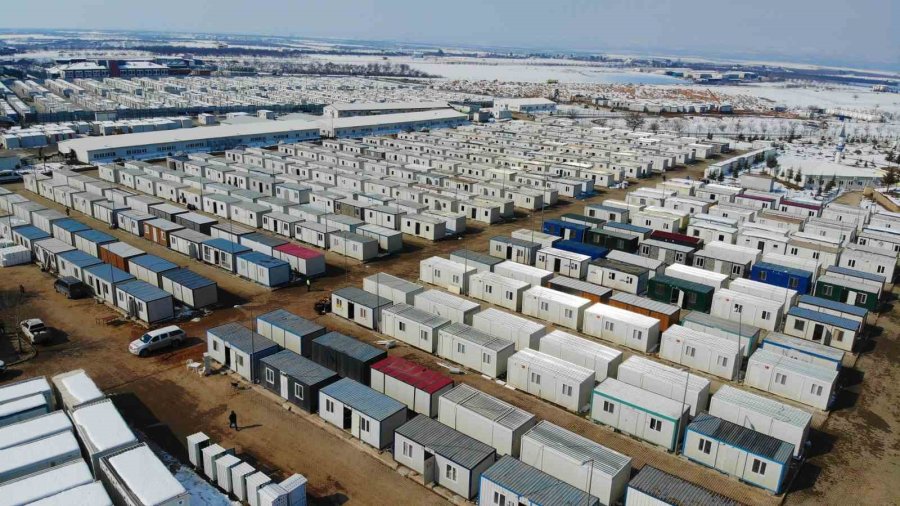 Malatya’da 10 Bin Kişinin Barınacağı Konteyner Kente Aileler Yerleşmeye Başladı