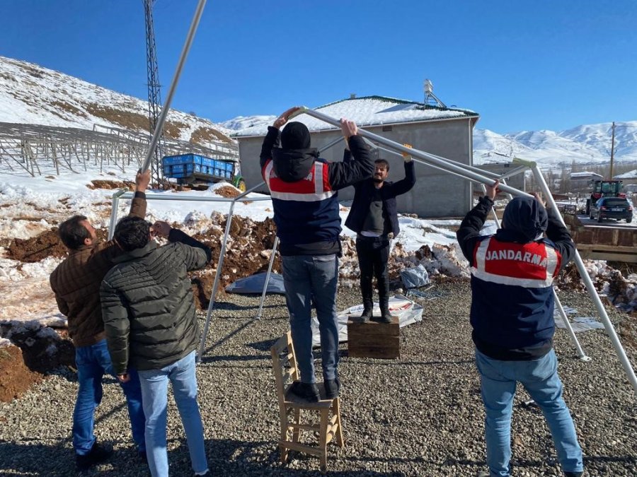 Van Jandarması Malatya’da Huzur Ve Güvenin Teminatı Olmaya Devam Ediyor