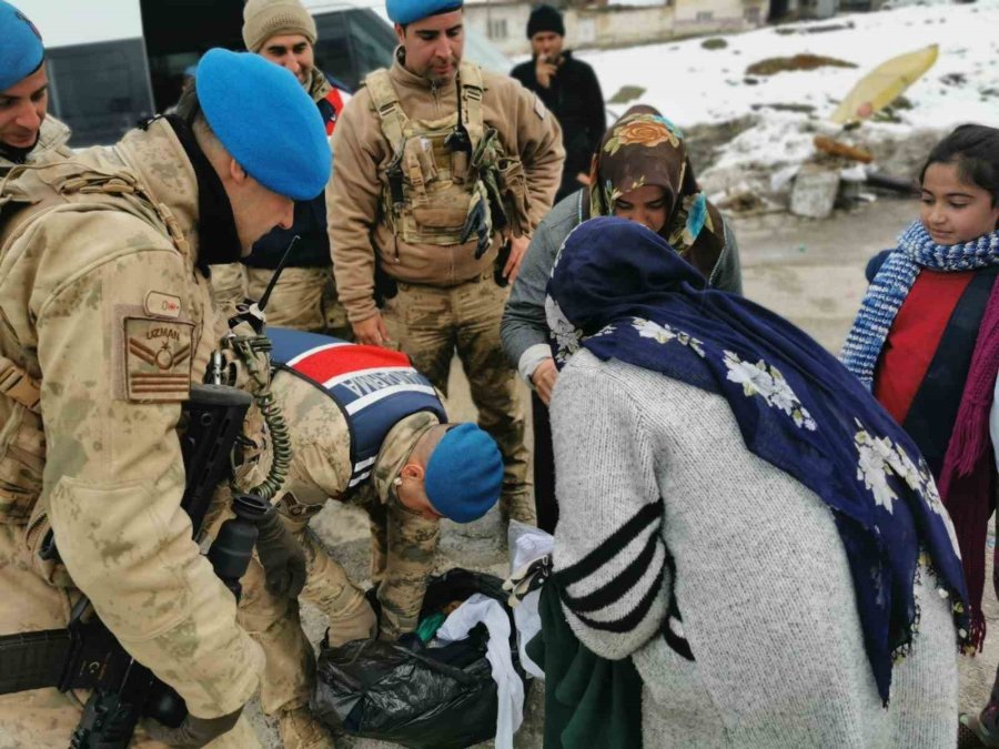 Van Jandarması Malatya’da Huzur Ve Güvenin Teminatı Olmaya Devam Ediyor