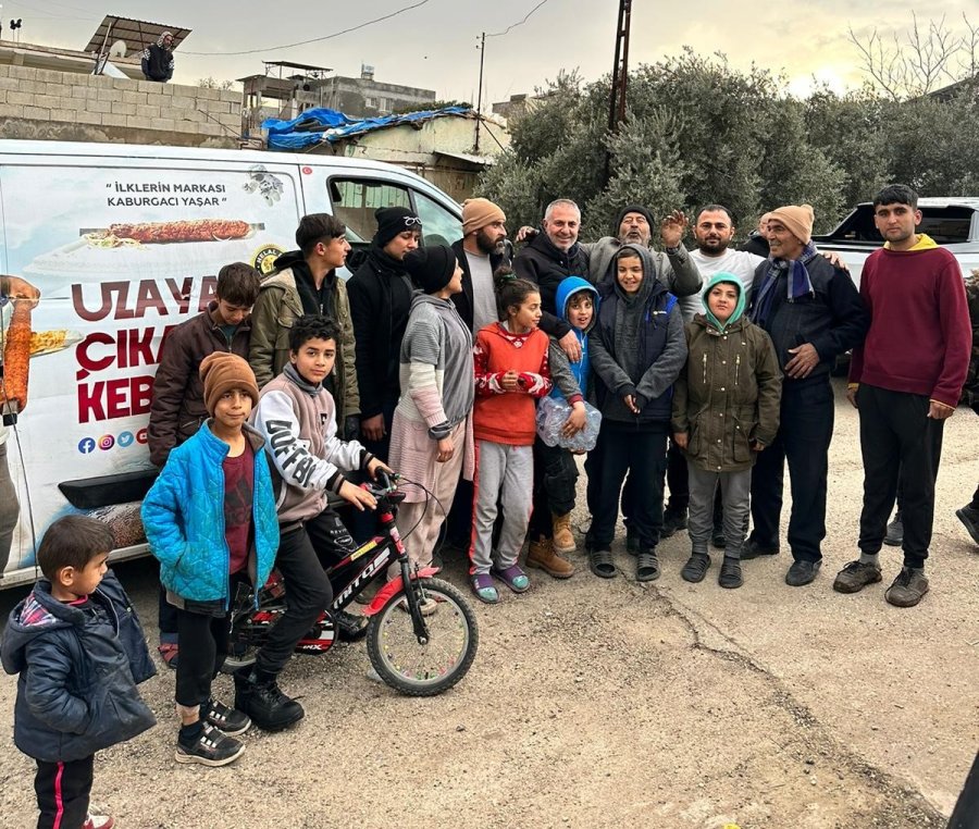 Adanalı Kebapçı Her Gün Depremzedelere Yardım Götürüyor