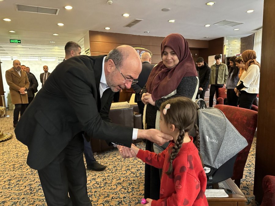 Konya’da Belediye Başkanları Depremzedelerle Buluştu