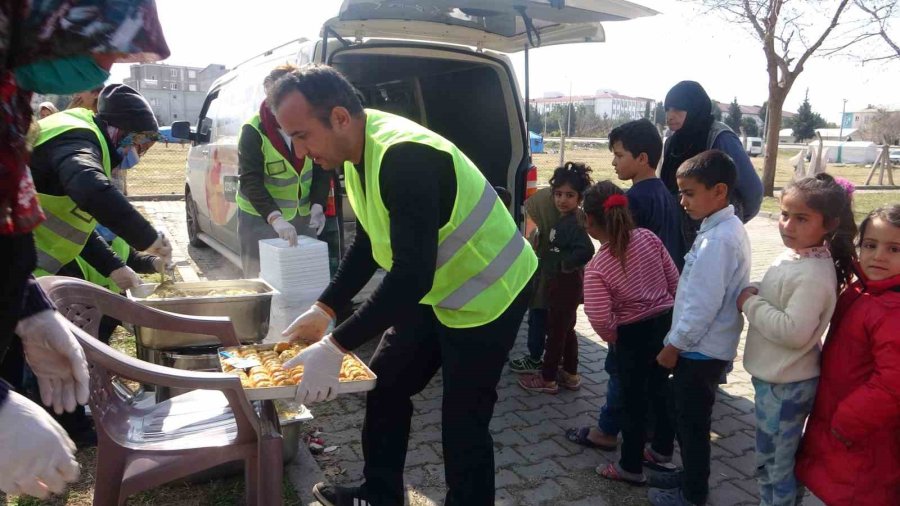 30 Bin Depremzede İçin Osmaniye’de Sıcak Aş