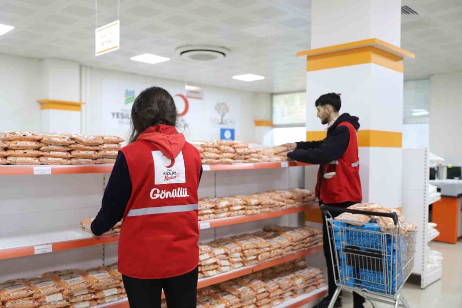 Kızılay Deprem Bölgesinde Sosyal Marketler Açıyor