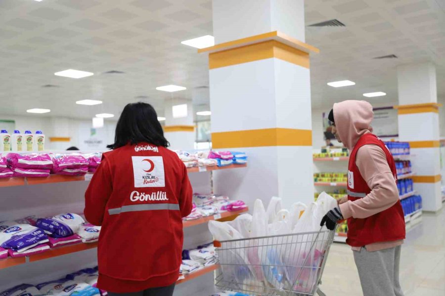 Kızılay Deprem Bölgesinde Sosyal Marketler Açıyor