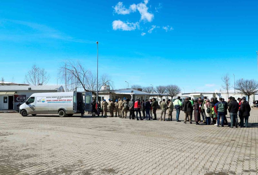 Van Büyükşehir Belediyesi Deprem Bölgesinde Var Gücüyle Çalışıyor